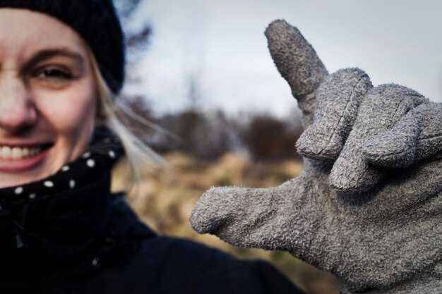 Best Ski Gloves & Mittens for Warm, Dry Hands in 2025