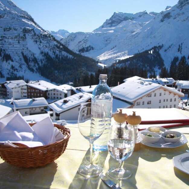 TRAVELS Plan for The Planet’s 10 Best Apres-Ski Party Resorts