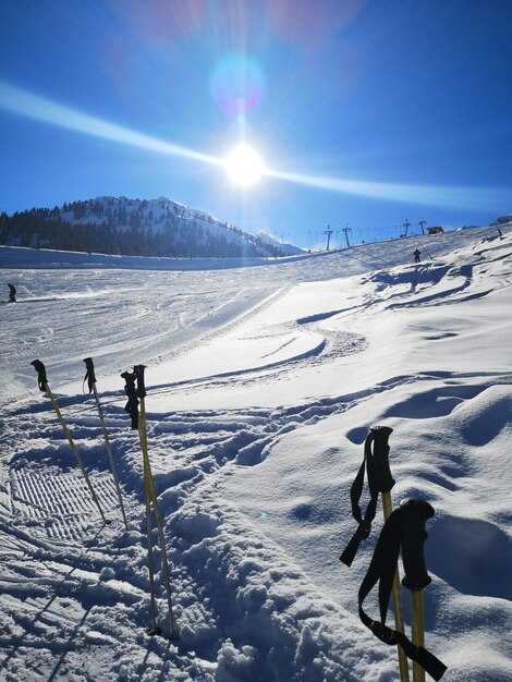 France: Glacier slopes open in September (Les Deux Alpes, Tignes) and crowd patterns